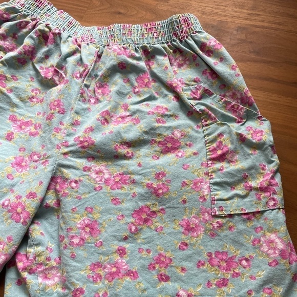 VINTAGE cotton floral pockets elastic waist shorts - Picture 2 of 6